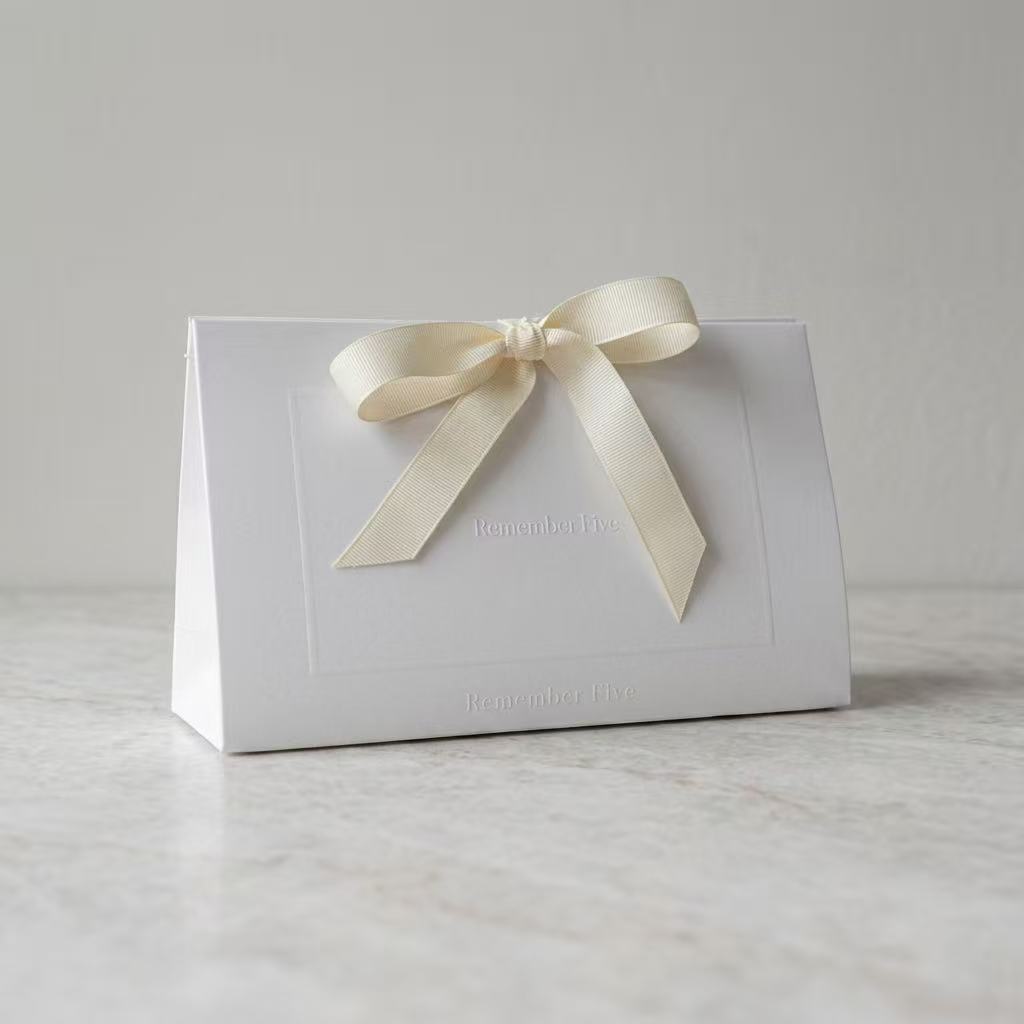 Premium White Cardboard Envelope Pouches: Structured Elegance for Sweets & Luxury Gifts